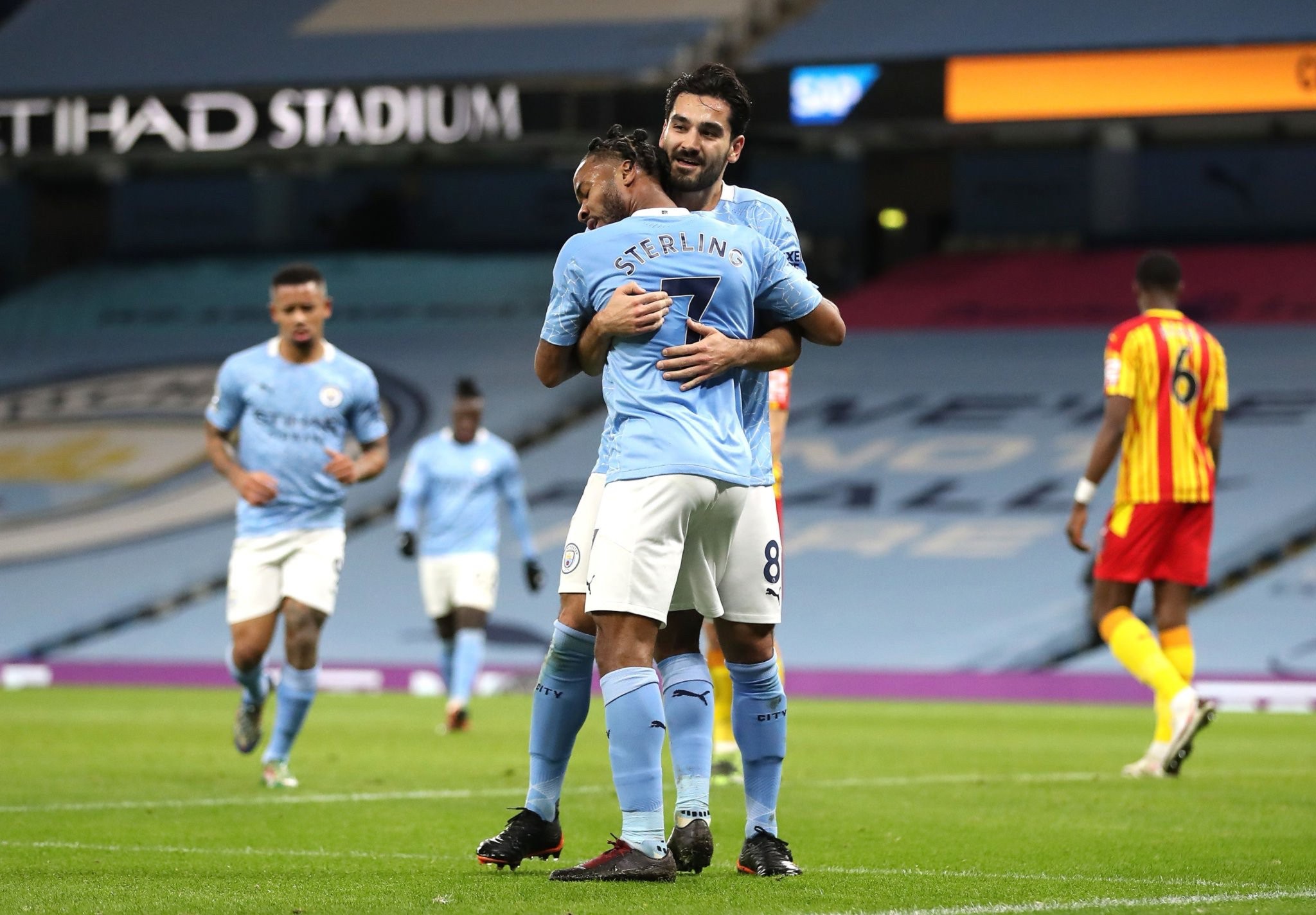 持穩定的進 持穩定的進